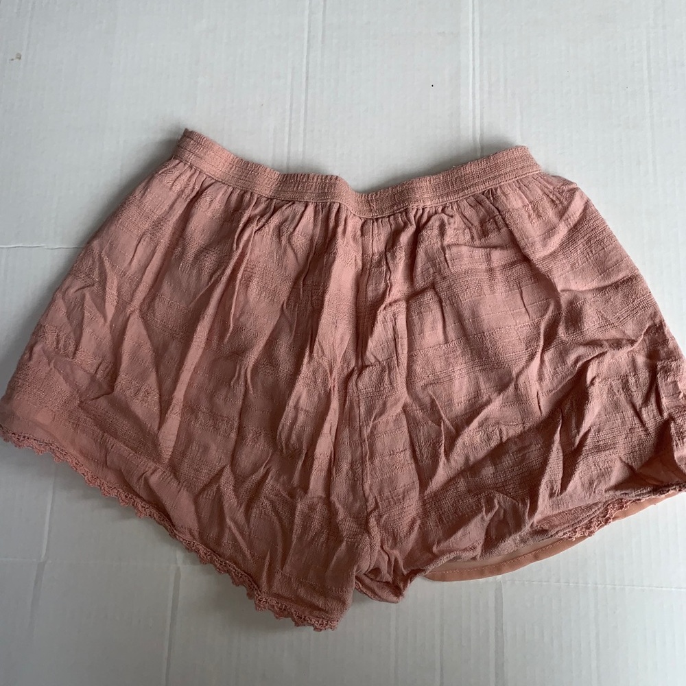 Super comfy pink shorts - Picture 2 of 3